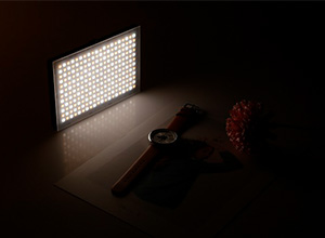 LED摄影棚灯光与摄影棚闪光灯有何不同